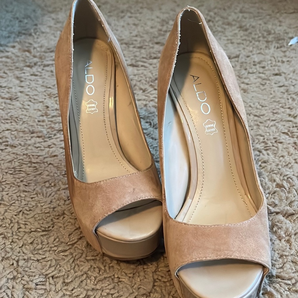Tan suede heals